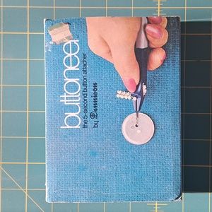Vintage Buttoneer 5-second Button Attacher Dennison USA